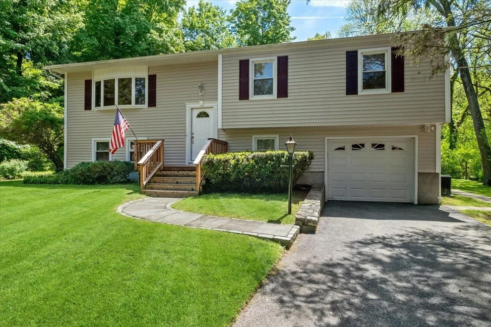 Unit for sale at 14 Abraham Gunn Memorial Drive, Cortlandt, NY 10567