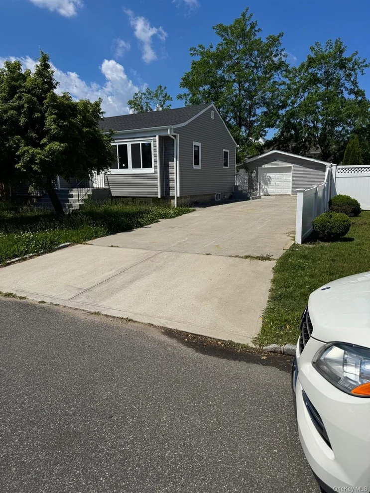 Unit for sale at 5 Remsen Street, Babylon, NY 11726