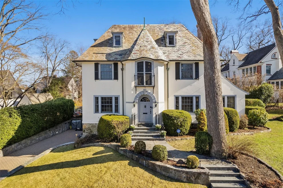 Unit for sale at 144 Dellwood Road, Yonkers, NY 10708