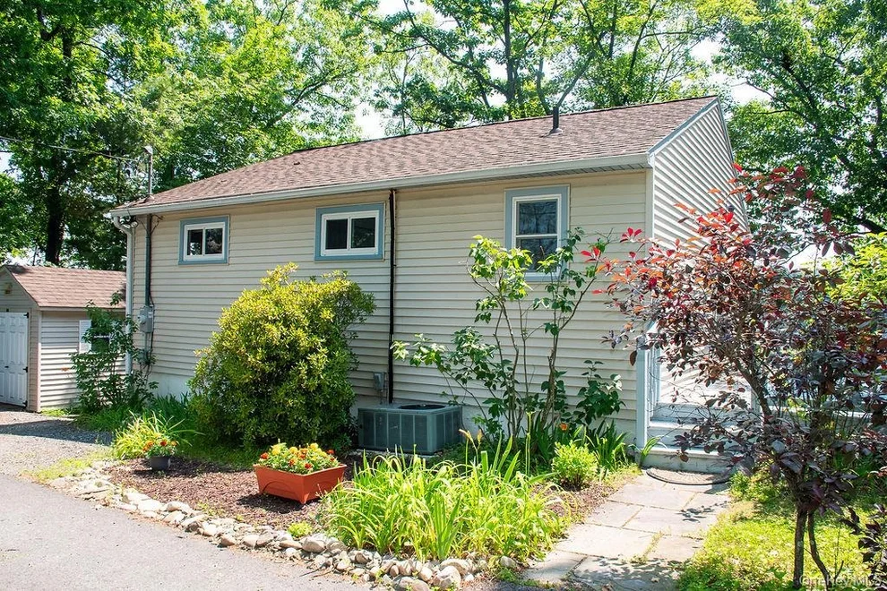 Unit for sale at 36 Small Hawley Point Road, Kinderhook, NY 12130