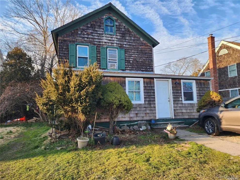 Unit for sale at 418 Lincoln Street, Riverhead, NY 11901