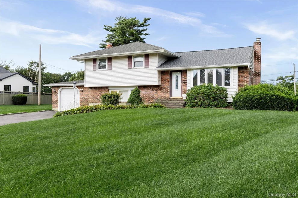 Unit for sale at 29 Cottonwood Drive, Smithtown, NY 11725