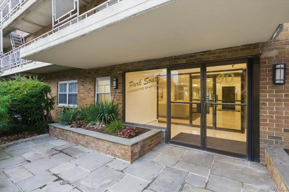 Unit for sale at 90 S Park Avenue, Hempstead, NY 11570