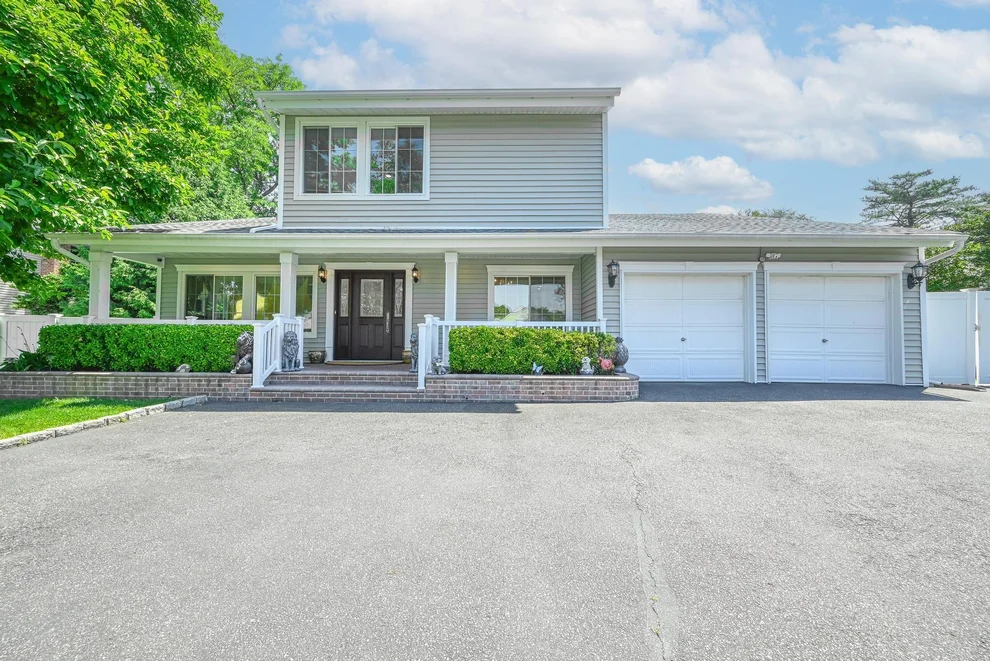 Unit for sale at 239 Walnut Road, Glen Cove, NY 11542