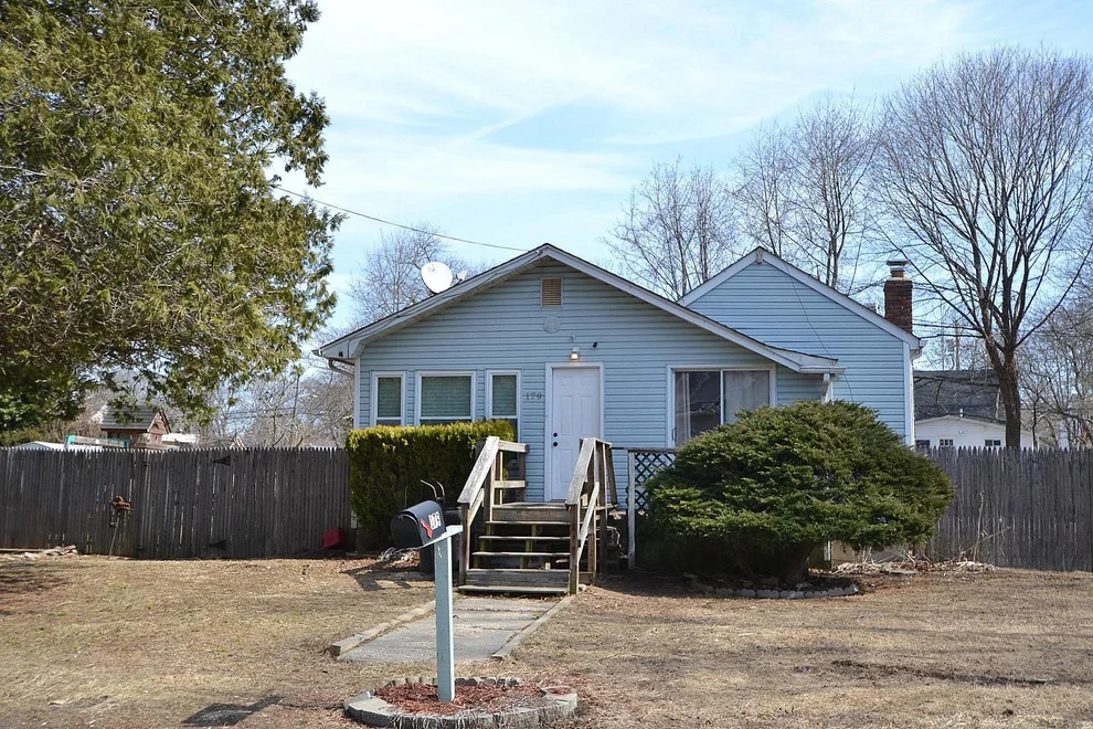 Unit for sale at 179 Lynbrook Drive, Brookhaven, NY 11951
