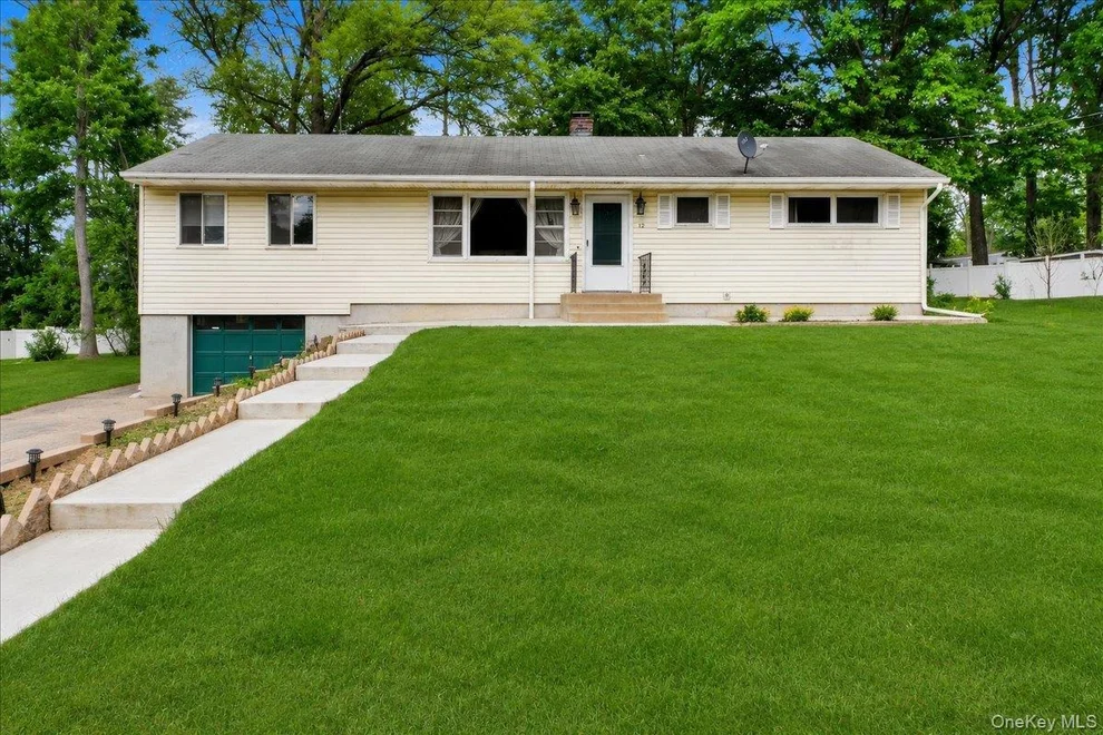 Unit for sale at 12 Elizabeth Lane, New Windsor, NY 12553