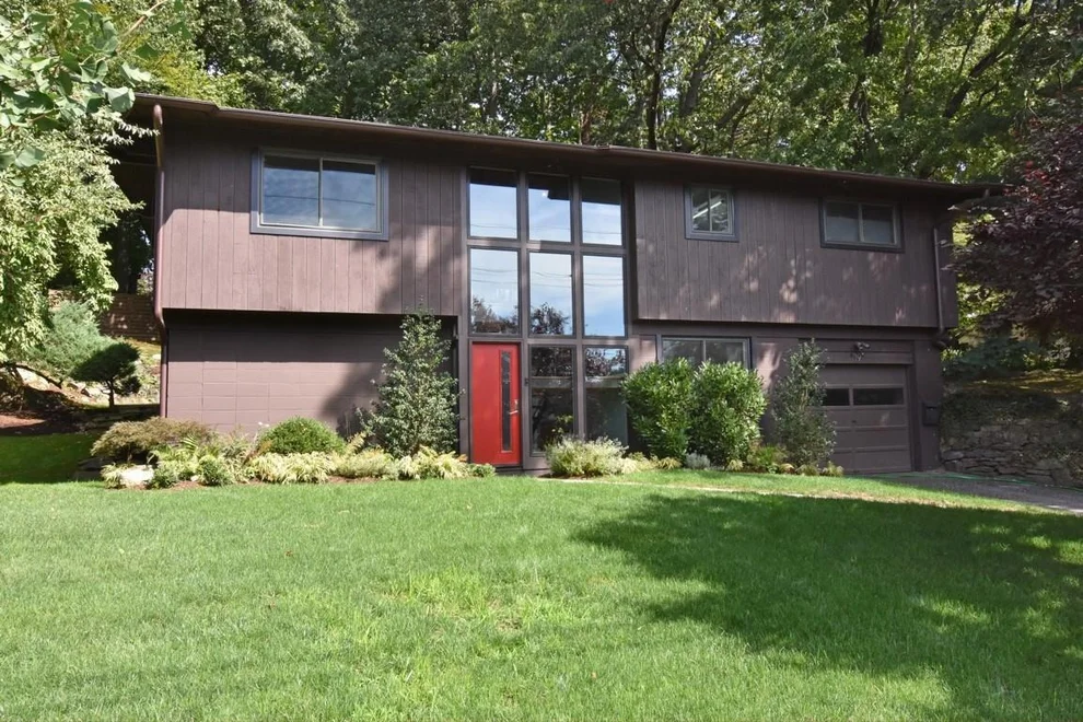Unit for sale at 19 Jordan Road, Greenburgh, NY 10706