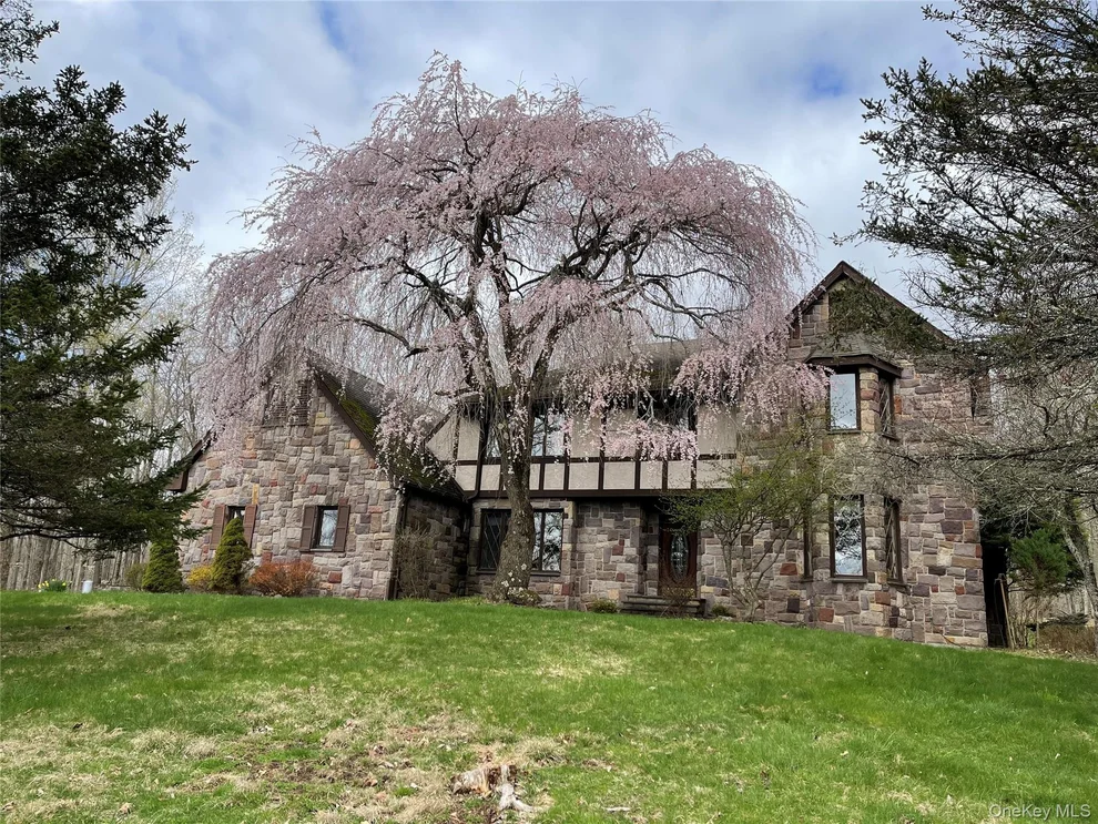 Unit for sale at 125 Post Hill Road, Fallsburg, NY 12763