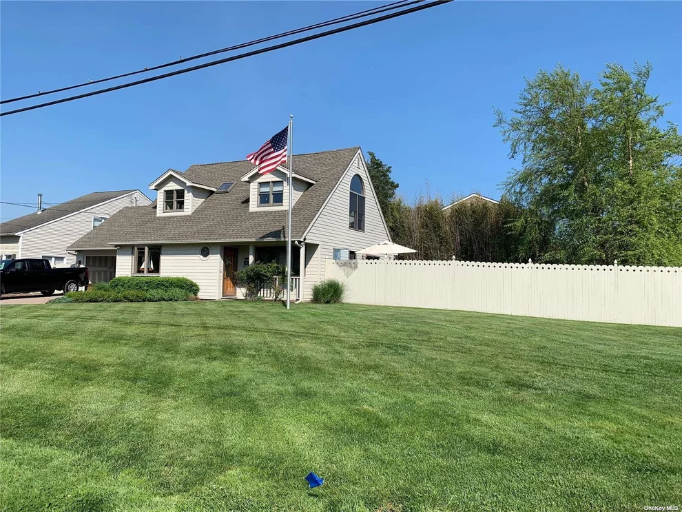 Unit for sale at 281 S Dunton Avenue, Brookhaven, NY 11772