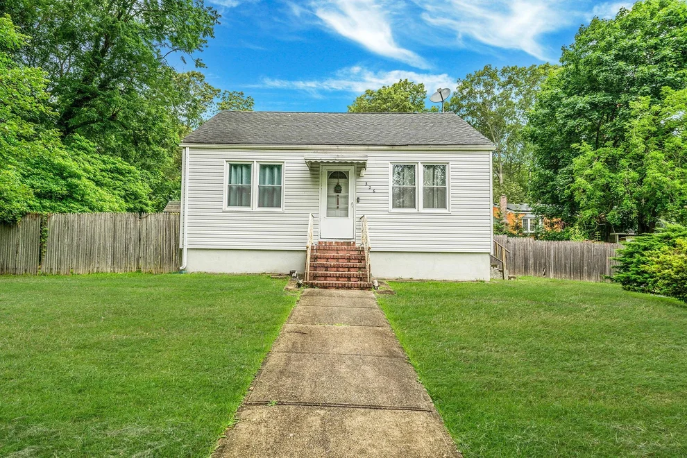 Unit for sale at 326 Concord Street, Huntington, NY 11746