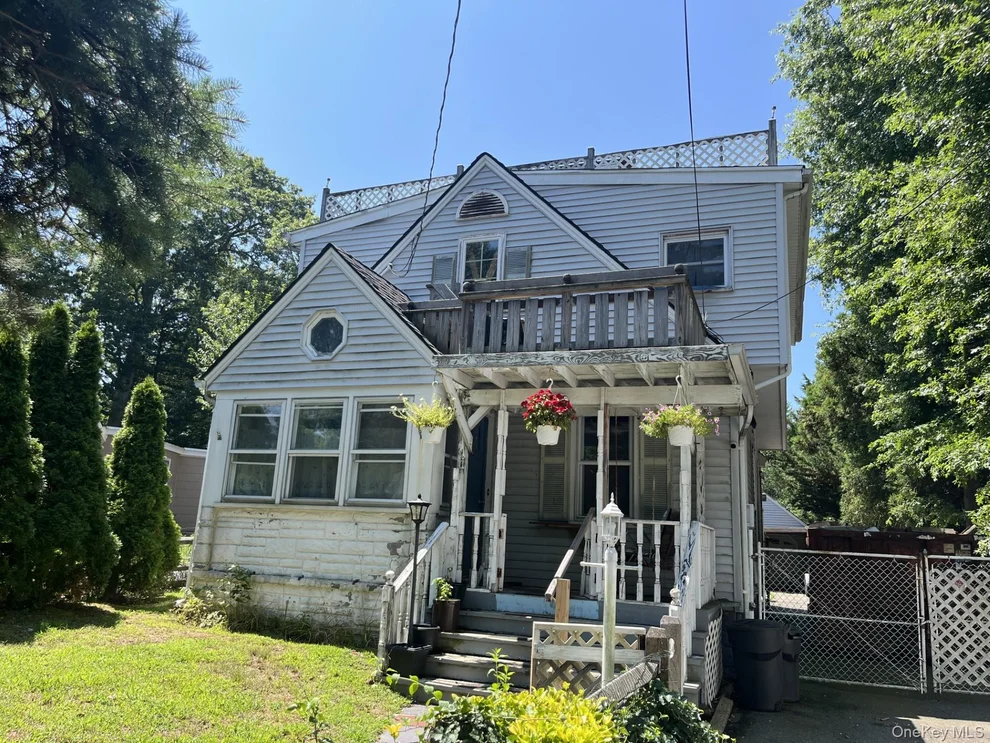 Unit for sale at 1014 Washington Drive, Huntington, NY 11721