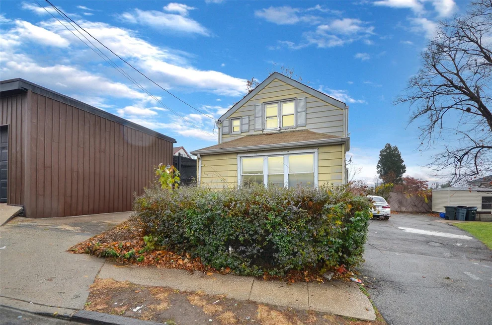 Unit for sale at 341 Prescott Street, Yonkers, NY 10701