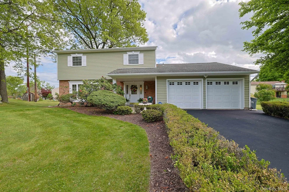Unit for sale at 7 San Giacomo Drive, New Windsor, NY 12553