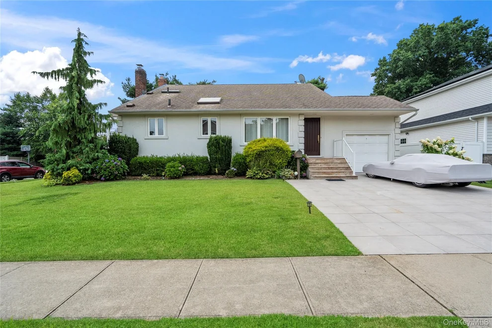Unit for sale at 33 Shelter Hill Road, Oyster Bay, NY 11803