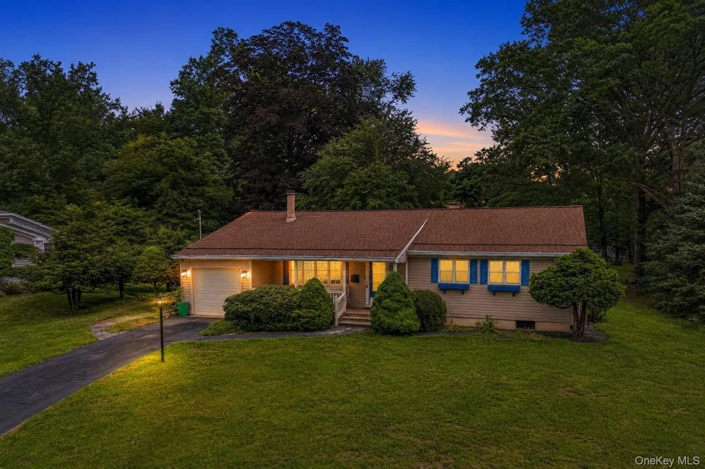 Unit for sale at 4 Jill Drive, Clarkstown, NY 10994