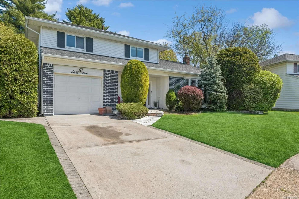 Unit for sale at 69 Sunnyside Lane, Oyster Bay, NY 11590