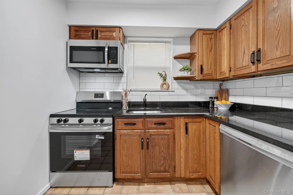 Unit for sale at 125 N Washington Avenue, Greenburgh, NY 10530