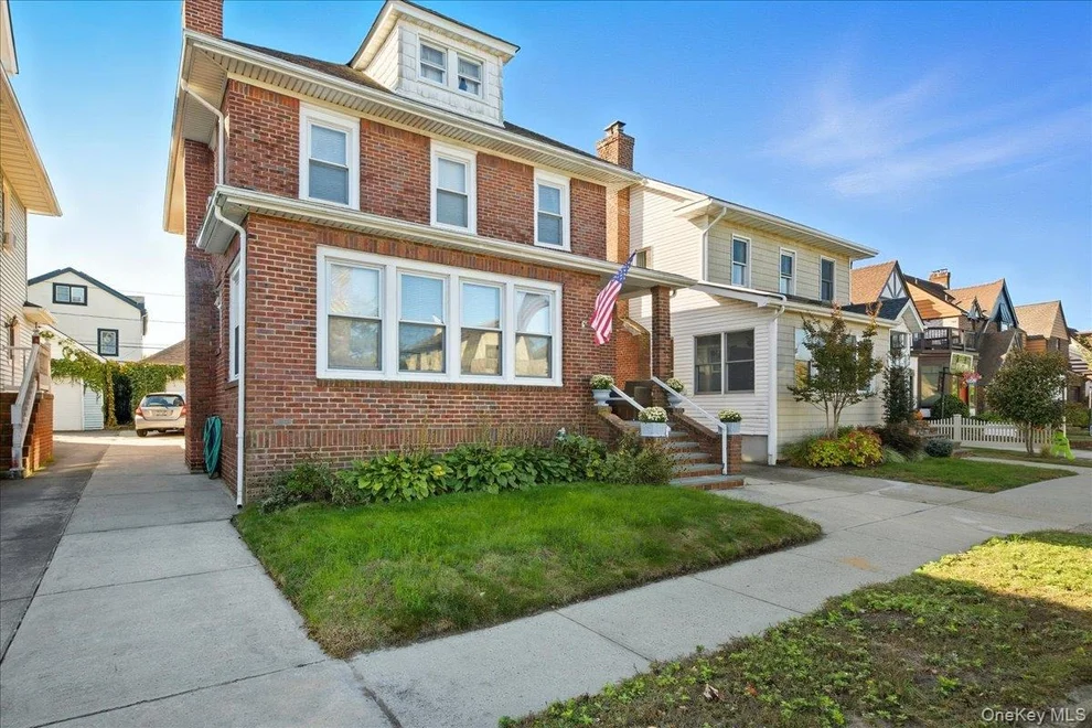 Unit for sale at 430 W Walnut Street, Long Beach, NY 11561
