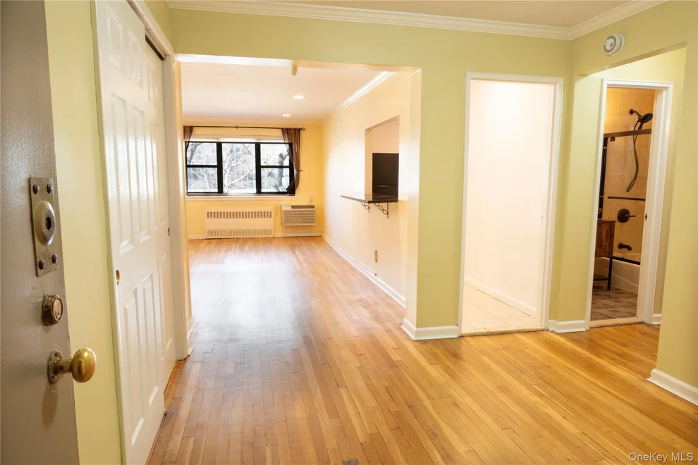Unit for sale at 50 Brompton Road, North Hempstead, NY 11021