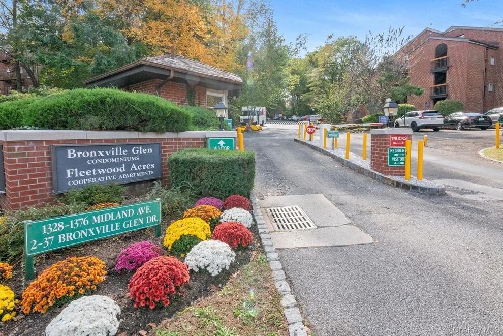 Unit for sale at 14 Bronxville Glen Drive, Yonkers, NY 10708
