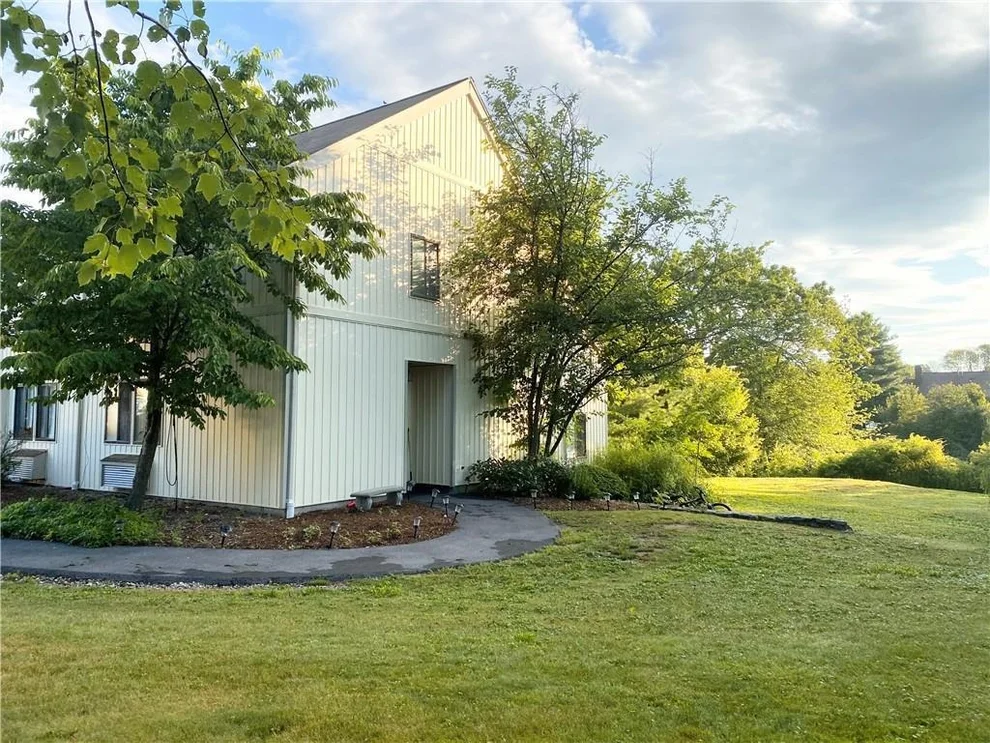 Unit for sale at 24 Kenneth Stuart, Yorktown, NY 10547