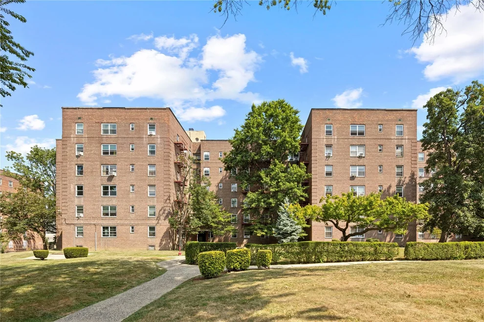 Unit for sale at 147-31 38th Ave, New York, NY 11354