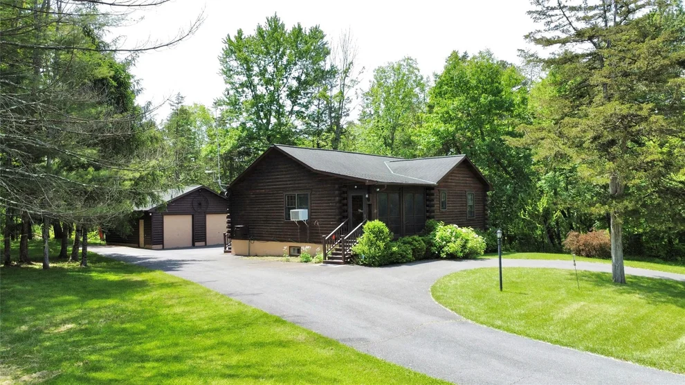 Unit for sale at 29 Fallen Tree Lane, Athens, NY 12051