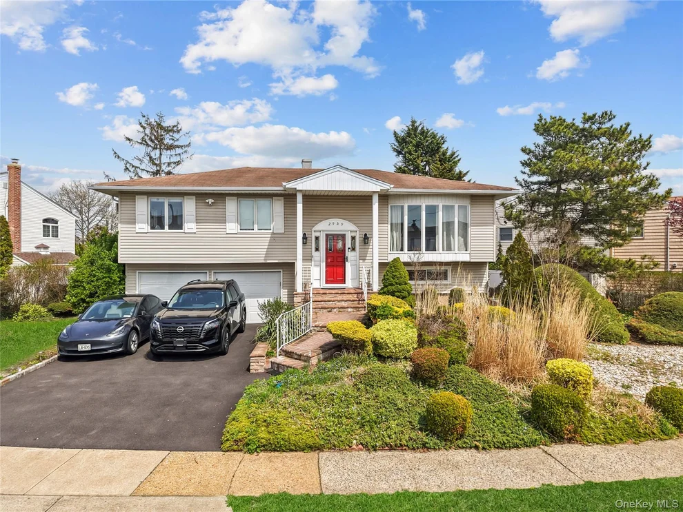 Unit for sale at 2959 Clubhouse Road, Hempstead, NY 11566