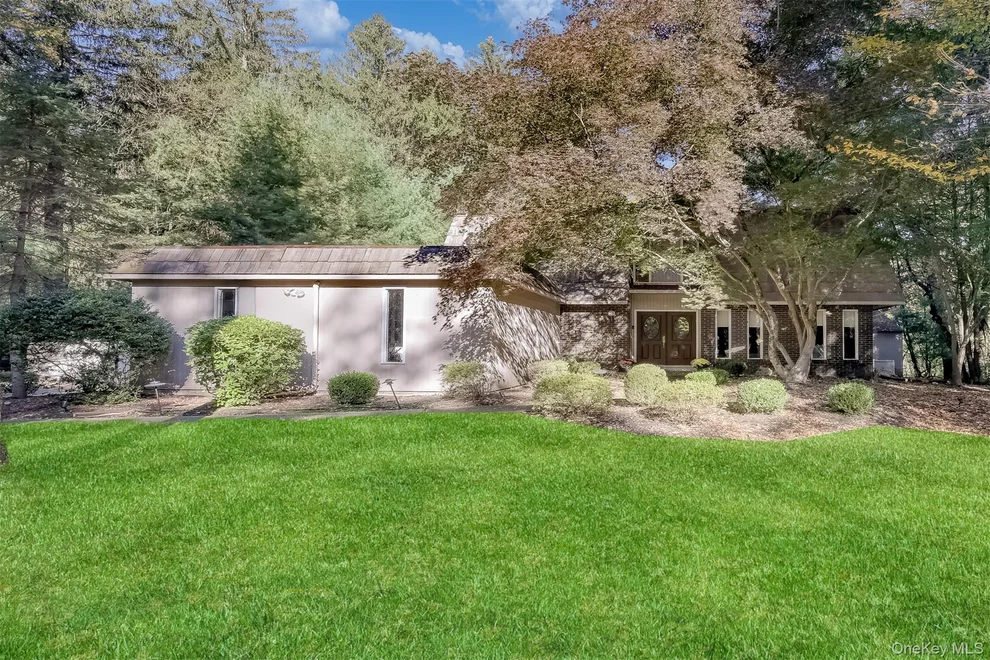 Unit for sale at 8 Kings Gate Road, Ramapo, NY 10901