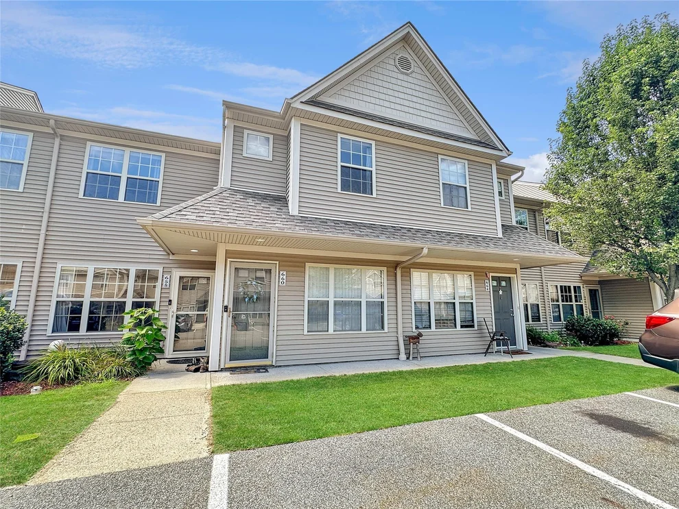 Unit for sale at 660 Gregory Court, Lloyd, NY 12528
