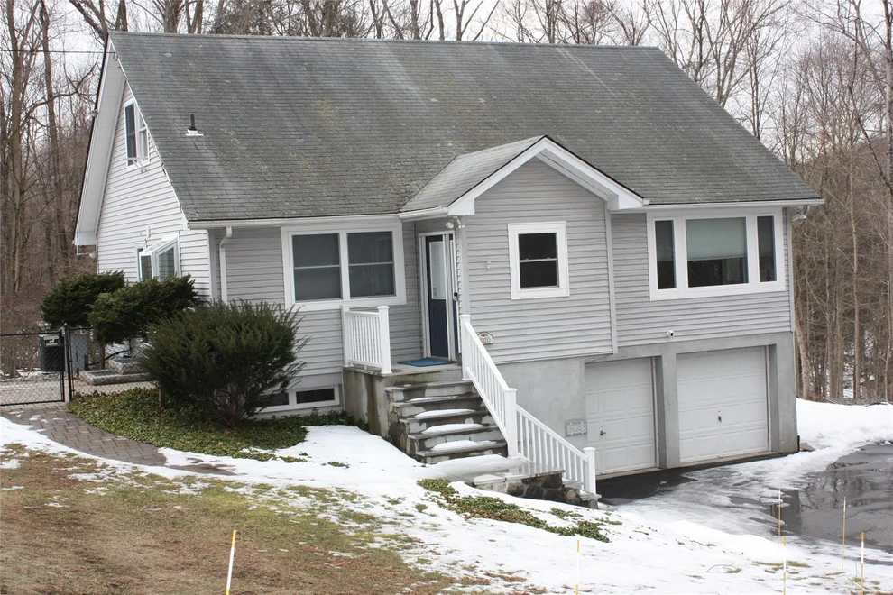 Unit for sale at 1020 Oregon Road, Cortlandt, NY 10567