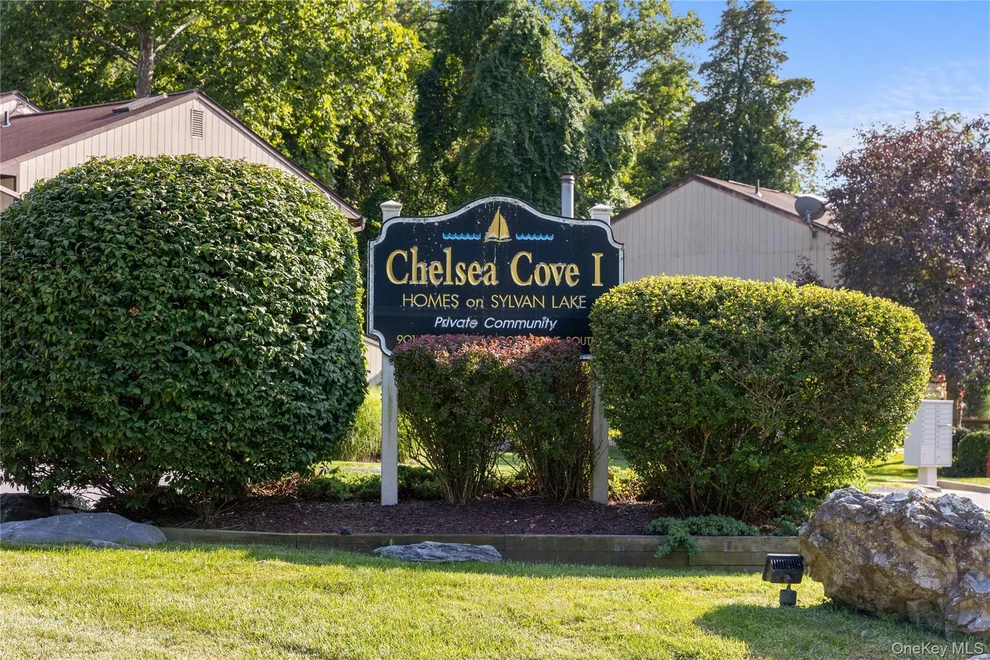 Unit for sale at 1105 Chelsea Cove S, Beekman, NY 12533