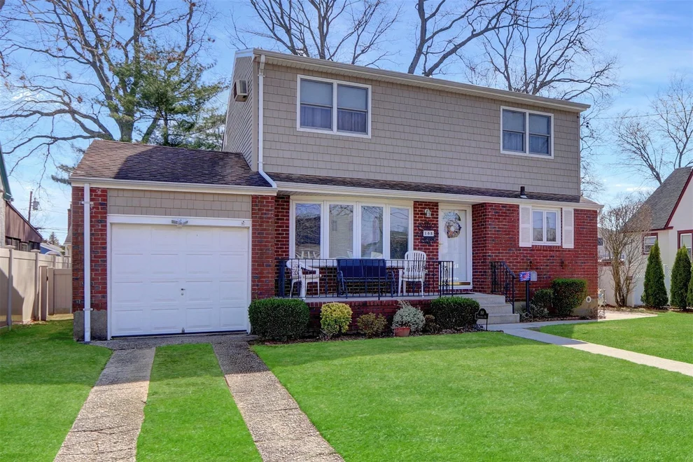 Unit for sale at 168 Tyrconnell Avenue, Oyster Bay, NY 11762