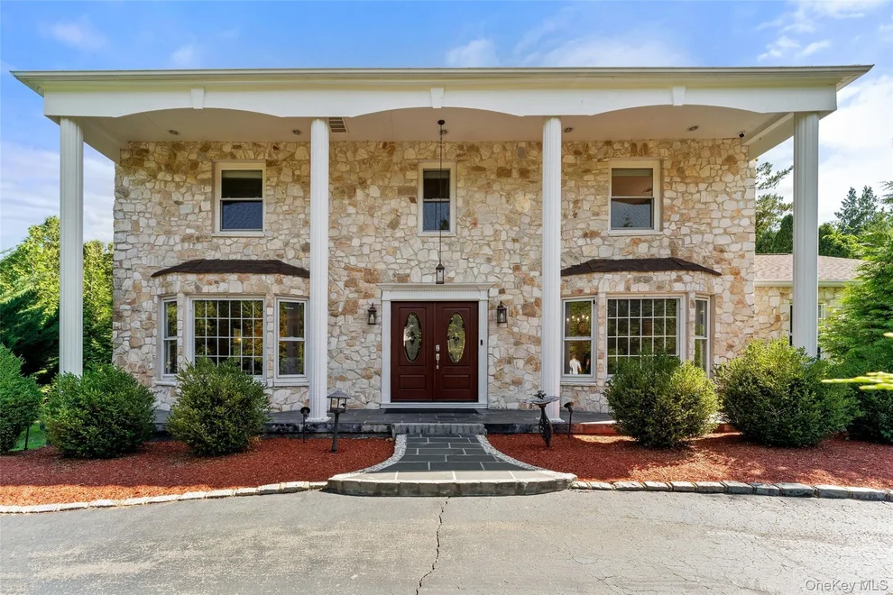 Unit for sale at 3 Tor Terrace, Clarkstown, NY 10956