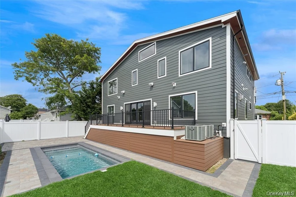 Unit for sale at 141 Flamingo Street, Hempstead, NY 11509