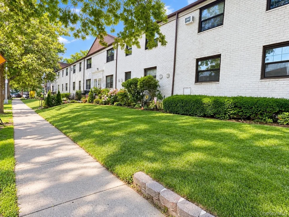 Unit for sale at 136-04 68th Dr, New York, NY 11367