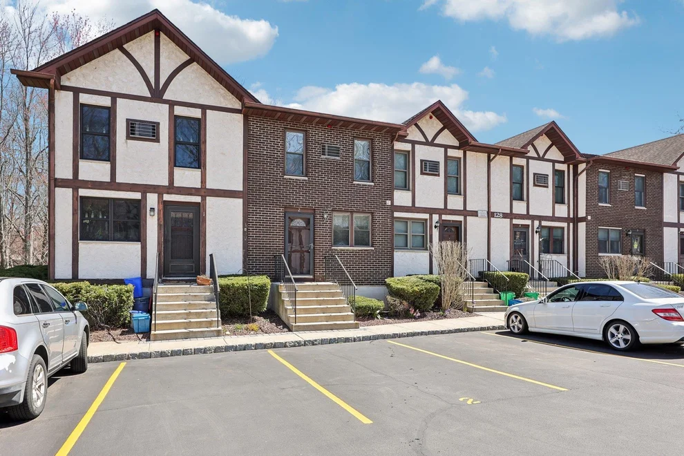 Unit for sale at 128 N Route 303, Clarkstown, NY 10920