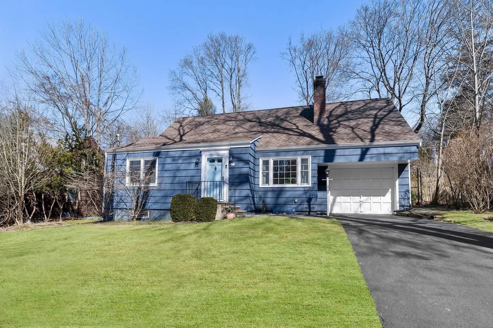 Unit for sale at 121 Walgrove Avenue, Greenburgh, NY 10522