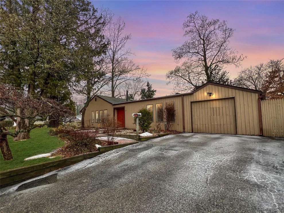 Unit for sale at 17 Ronan Road, Glen Cove, NY 11542