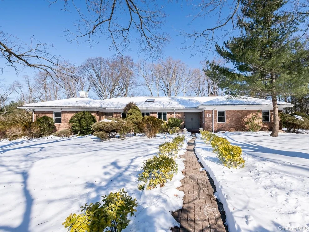Unit for sale at 13 Lighthouse Road, North Hempstead, NY 11024