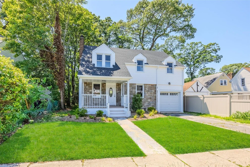 Unit for sale at 35 High Place, Hempstead, NY 11520