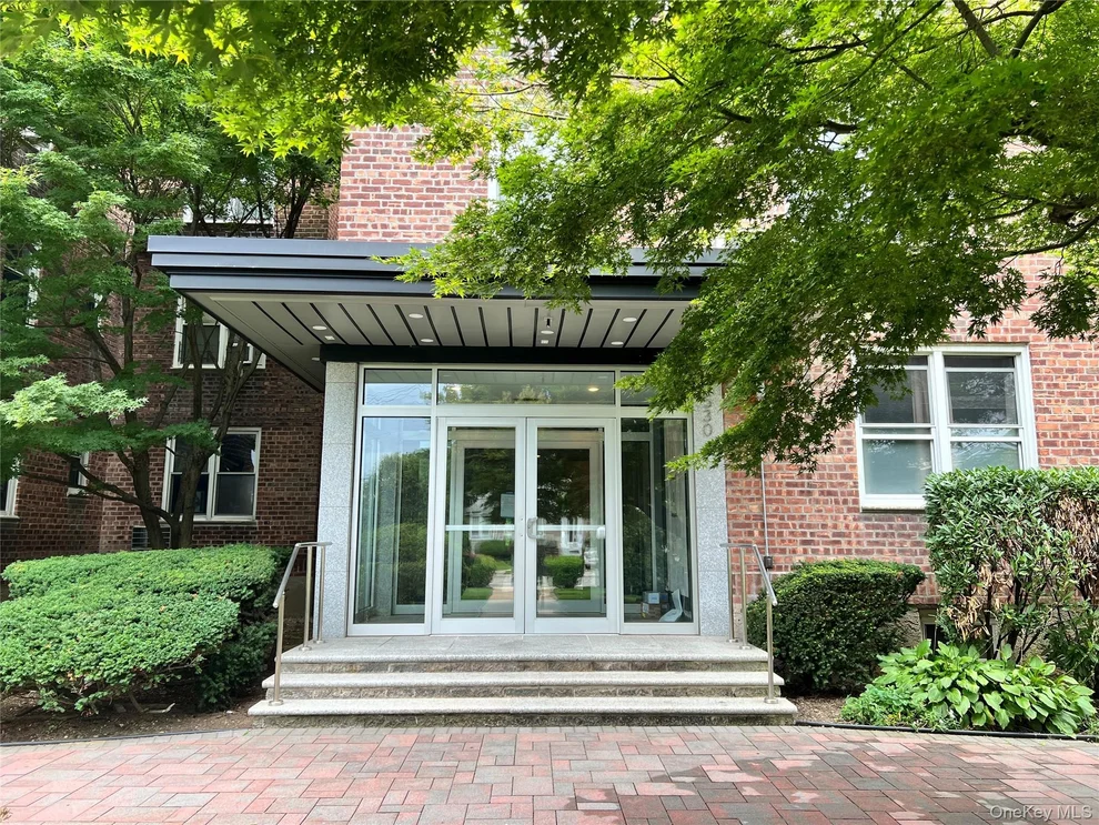 Unit for sale at 530 Dubois Avenue, Hempstead, NY 11581