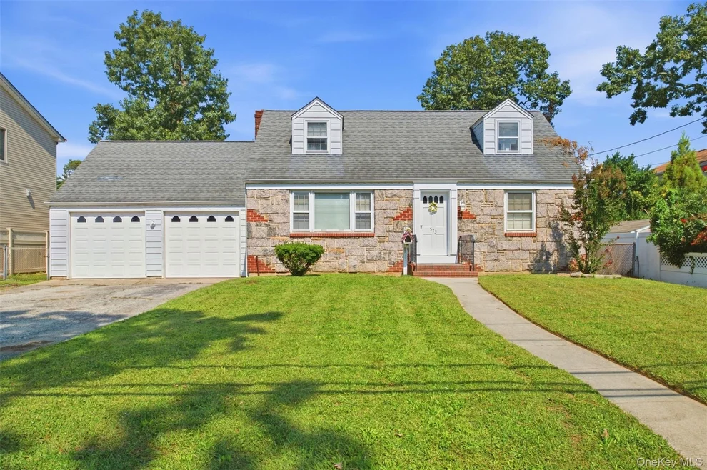 Unit for sale at 573 Grove Place, Hempstead, NY 11572
