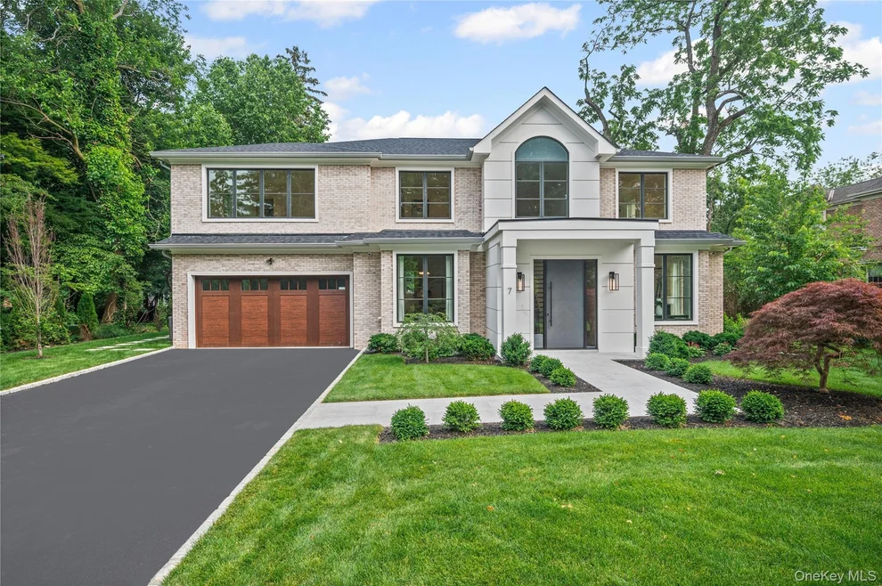 Unit for sale at 7 Mirrielees Road, North Hempstead, NY 11021