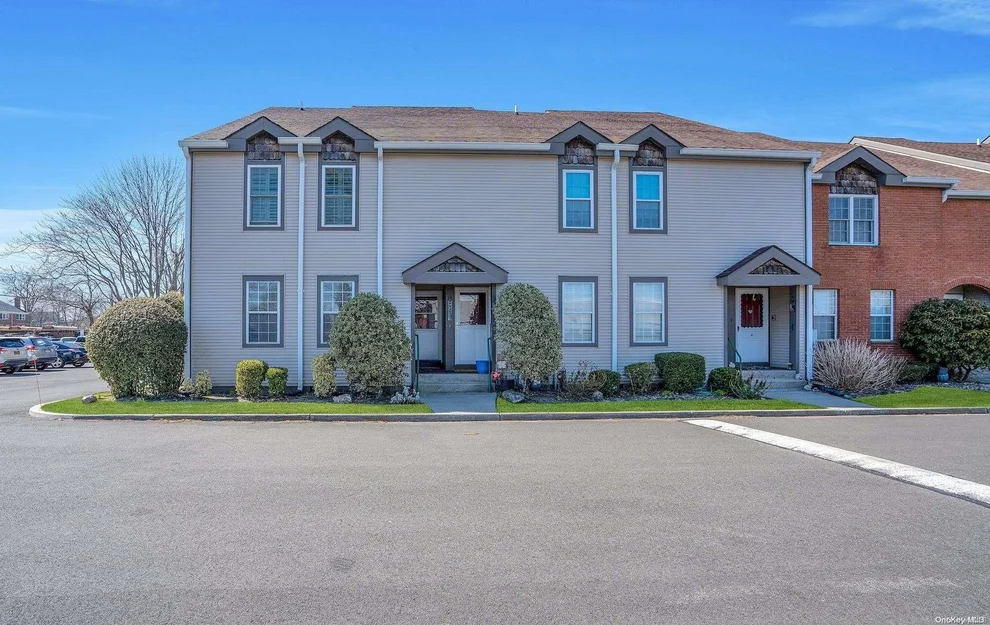 Unit for sale at 1 Greenmeadow Drive, Babylon, NY 11702