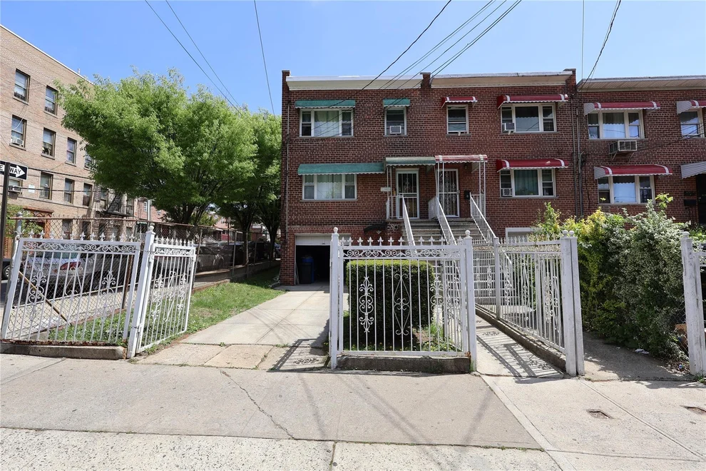 Unit for sale at 3722 Bronxwood Avenue, New York, NY 10469