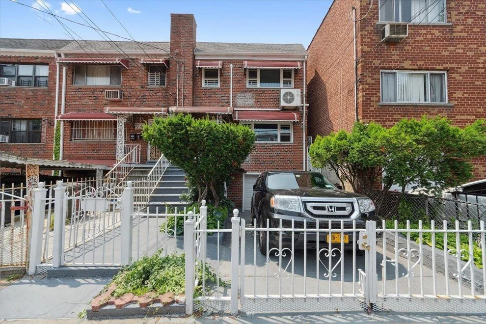 Unit for sale at 710 E 213th Street, New York, NY 10467