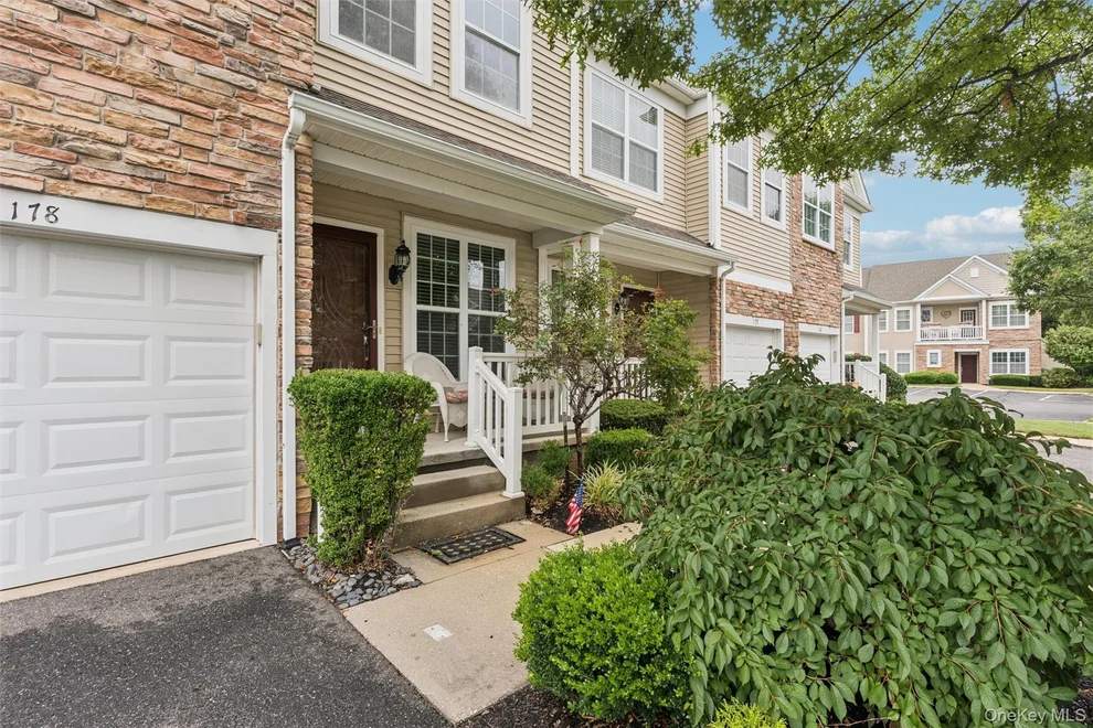 Unit for sale at 178 Southampton Drive, Oyster Bay, NY 11758