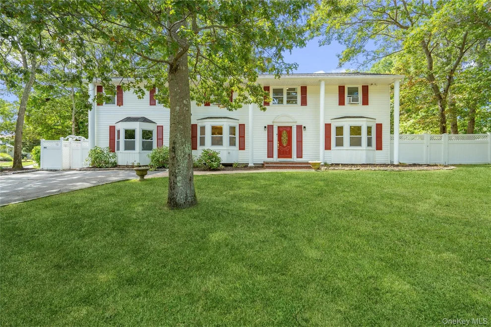 Unit for sale at 2 Mount Sinai Avenue S, Brookhaven, NY 11776
