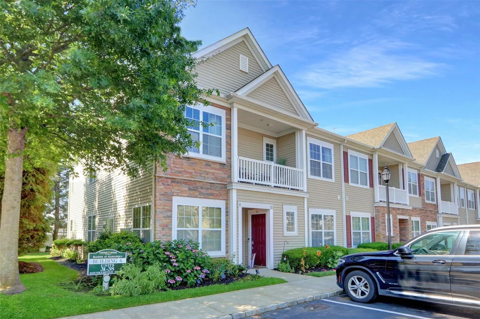Unit for sale at 32 Southampton Drive, Oyster Bay, NY 11758